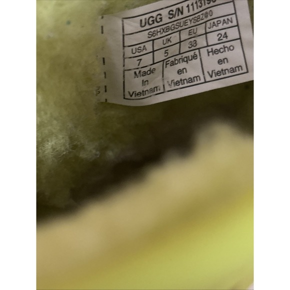 UGG Women's Classic Short Clear Key Lime Size 7 - Picture 5 of 8